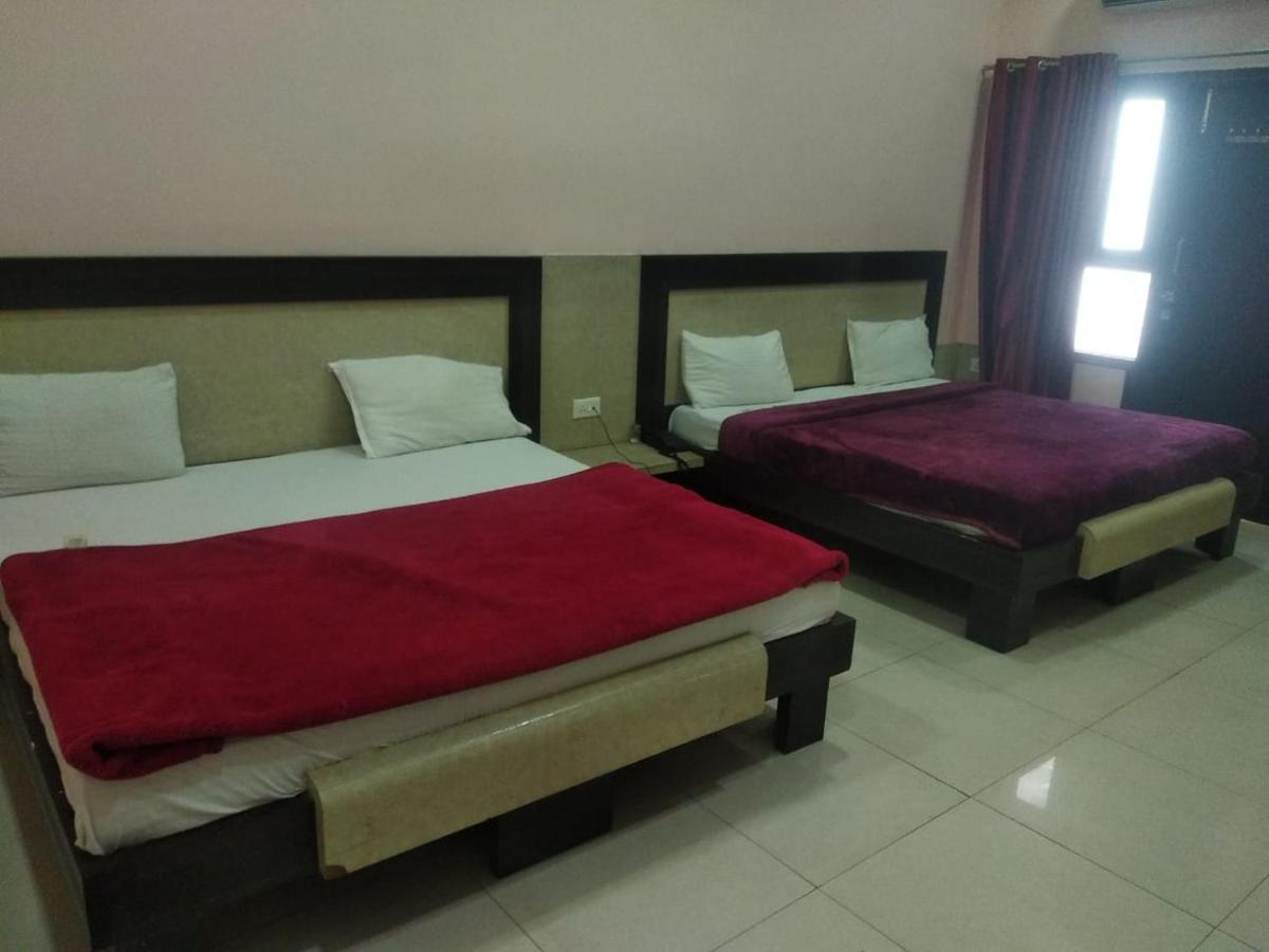 Negi'S Grand By Wb Hotels Kanpur Luaran gambar